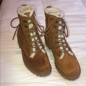 🎆SALE!! NWOT, SUGAR BOOTS, faux fur lined boots. Rugged Sole!